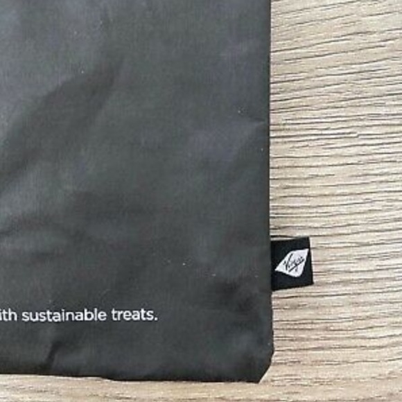 NWT New first-class Virgin Airlines goodie* bag Amenities Kit - Picture 5 of 7